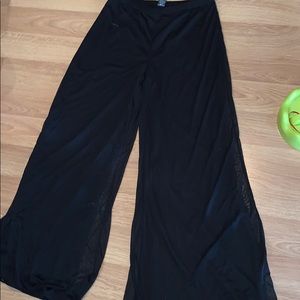 Cute wide legged flowy pants